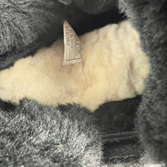 UGG Womens McKay Black Sheepskin Winter Ankle Boots Water Repellent size 7.5 - Picture 13 of 16